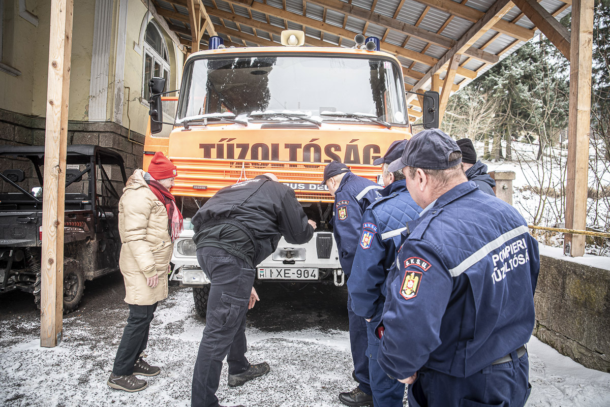 Bicskei adomány a tusnádfürdői önkéntes lánglovagoknak